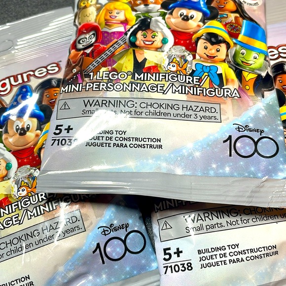 Lego Disney 100 The Queen - Picture 5 of 6